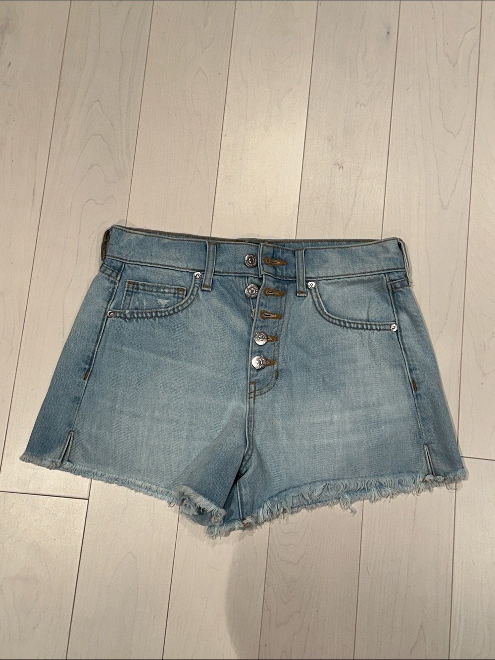 Veronica Beard Timmi Light Blue High-Rise Button-Front Denim Shorts - size 27